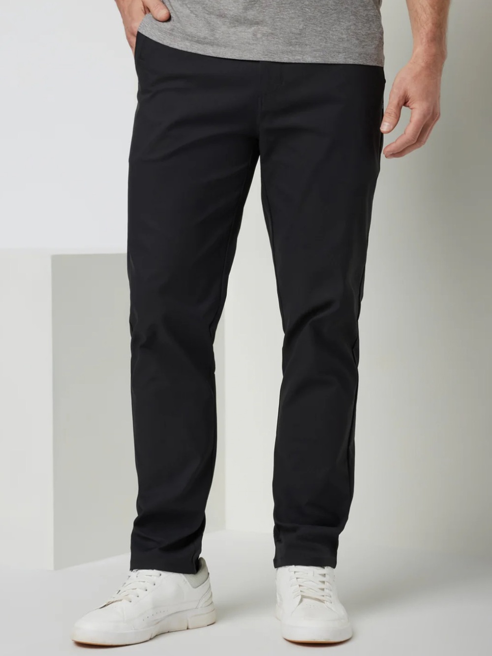 Vuori Pants Mens 34 Black Chino Slim
Straight V430 Casual
